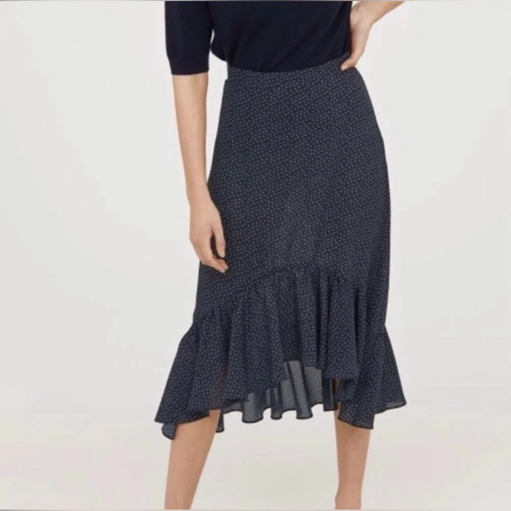 H&M High-low flowy ruffle skirt in navy blue with white dots - size 6 - Picture 1 of 8
